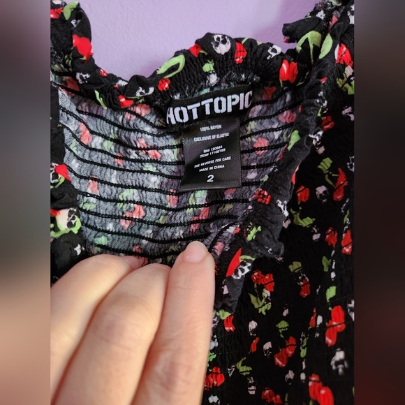Hot topic skulls and cherry's dress size 2 plus size - Picture 2 of 4